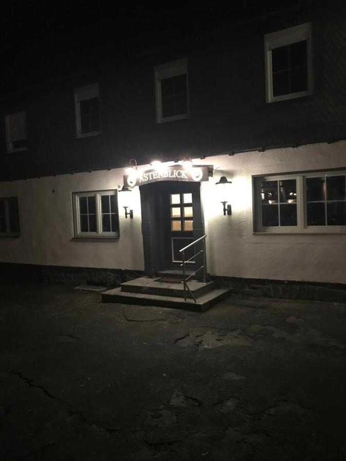 Haus Astenblick In Winterberg Fuer Bis Zu 35 Personen Fuer Wanderveranstaltungen Und Familienfeiern * Winterberg