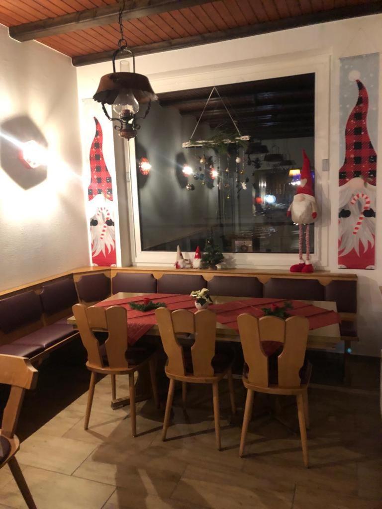 Apartment Haus Astenblick In Winterberg Fuer Bis Zu 35 Personen Fuer Wanderveranstaltungen Und Familienfeiern Winterberg