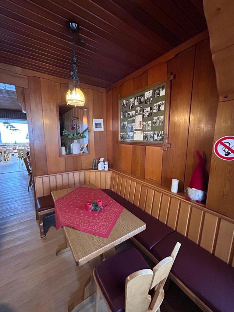Haus Astenblick In Winterberg Fuer Bis Zu 35 Personen Fuer Wanderveranstaltungen Und Familienfeiern Apartment Winterberg