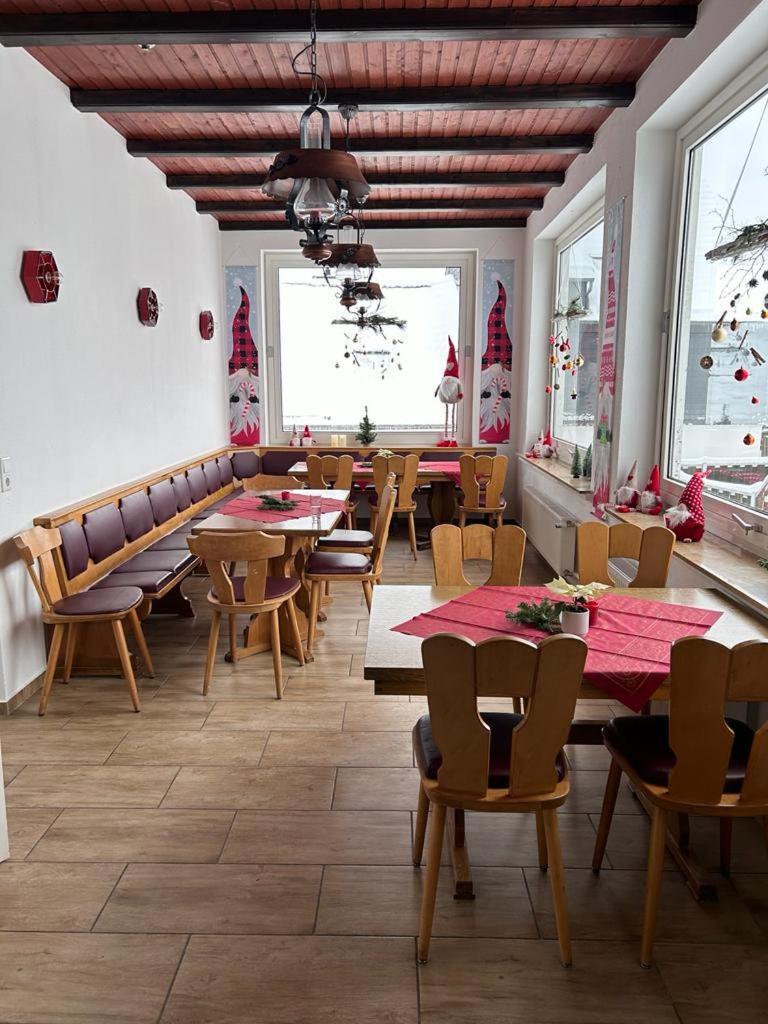 Apartment Haus Astenblick In Winterberg Fuer Bis Zu 35 Personen Fuer Wanderveranstaltungen Und Familienfeiern *