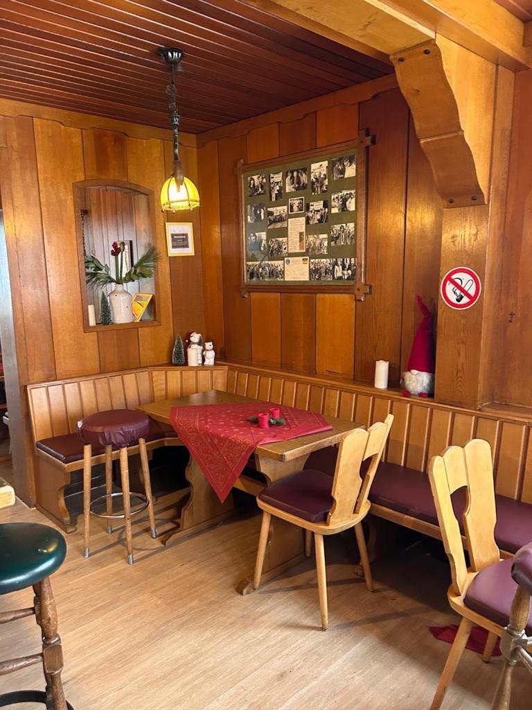 Haus Astenblick In Winterberg Fuer Bis Zu 35 Personen Fuer Wanderveranstaltungen Und Familienfeiern Apartment Winterberg