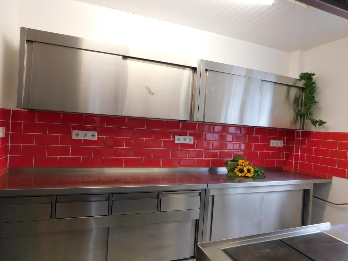 Haus Astenblick In Winterberg Fuer Bis Zu 35 Personen Fuer Wanderveranstaltungen Und Familienfeiern Apartment *