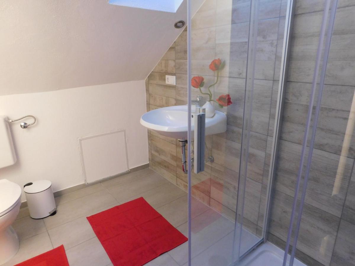 Apartment Haus Astenblick In Winterberg Fuer Bis Zu 35 Personen Fuer Wanderveranstaltungen Und Familienfeiern