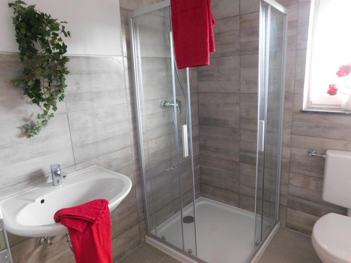 Haus Astenblick In Winterberg Fuer Bis Zu 35 Personen Fuer Wanderveranstaltungen Und Familienfeiern Apartment *